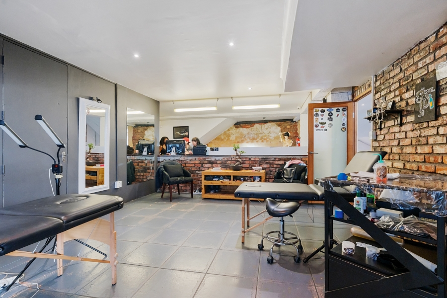 5 Bedroom Property for Sale in Oranjezicht Western Cape